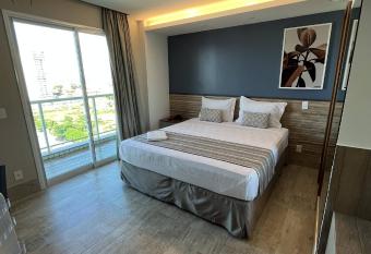 Golden Towers Hotel has rooms with a private hot tub