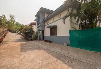 SEVA HOLIDAYS VILLA Ac Room 3BH With private Swmming pool Big Living Room has Balcony rooms