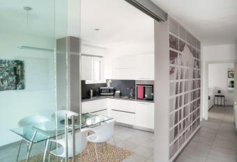 Goccia di Lago Lake View has Balcony rooms