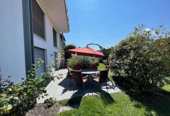 Ferienwohnung mit Terrasse und Garten in Seen  he allows 18 year olds to book a room