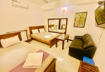 Lavinia Blue Hotel allows 18 year olds to book a room