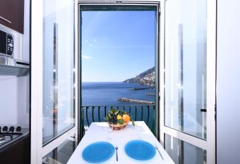 Appartamenti Casamalfi vista mare has Balcony rooms
