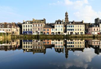 La Maison du Quai Triplex de charme 4   toiles en hyper centre avec SPA has Balcony rooms