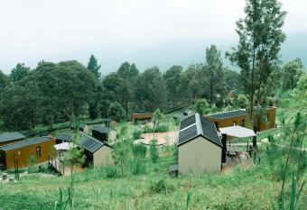 Bobocabin Gunung Mas, Puncak allows 18 year olds to book a room