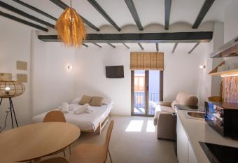 Mayor 36 by Seaward Suites has Balcony rooms