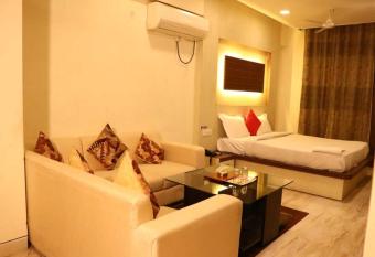 Hotel Haveli Palace allows 18 year olds to book a room