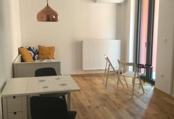 Lovely studio appartment with patio near the sea has Balcony rooms