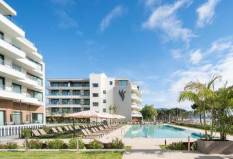 Attica21 Vigo 4 Superior allows 18 year olds to book a room