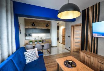 Apartament Komfort 17 has Balcony rooms