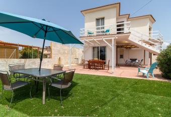 Villa Selly Frontemare has Balcony rooms