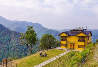 Pahadi Kothi has Balcony rooms