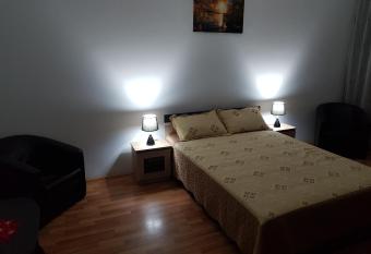 Apartament YRM has Balcony rooms