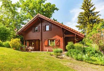 L herminette allows 18 year olds to book a room