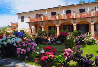 Hotel Le Renaie has Balcony rooms