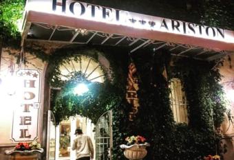 Hotel Ariston allows 18 year olds to book a room