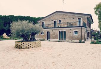 La Pineta del Borgo has Balcony rooms