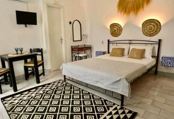 HOKKUM STUDIOS has Balcony rooms