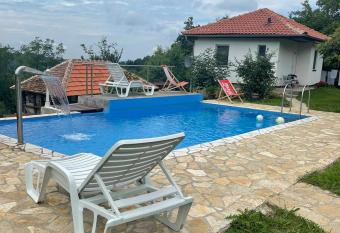 Apartman Petrovic has Balcony rooms