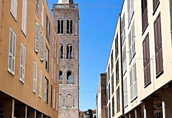 Holiday Apartment Nina , Zadar Old Town has rooms with a private hot tub