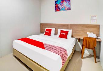 OYO 91211 Mega Comfort Guest House allows 18 year olds to book a room