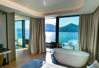 Yacht Premium Hotel allows 18 year olds to book a room