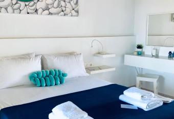 Rigas Rooms has Balcony rooms