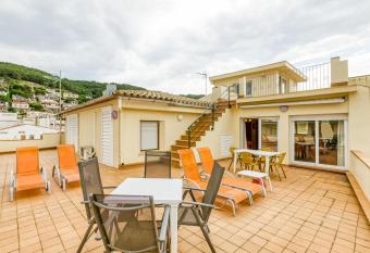 D  plex Jordi has Balcony rooms