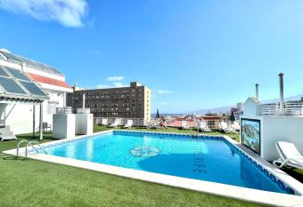 Estudio estandar piso alto, Wifi, muy cerca de Playa Jardin en Puerto de la Cruz allows 18 year olds to book a room