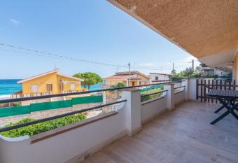Villa Eden has Balcony rooms