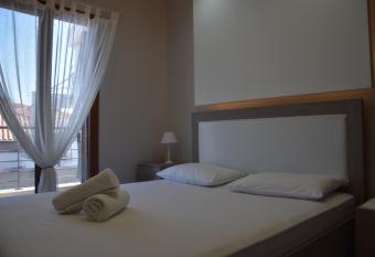 Brezza Marina House has Balcony rooms