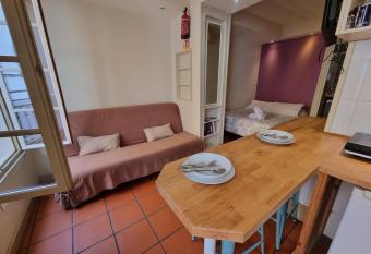 I Love Perpignan appartment 9 allows 18 year olds to book a room