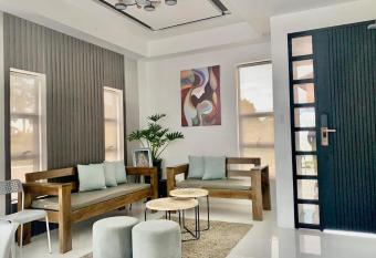 Casa de Buena - Modern Villa has Balcony rooms