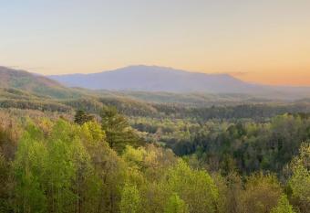 Diamond On The Ridge has Balcony rooms