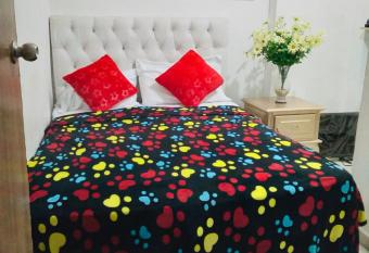 Hostal El Sinuano allows 18 year olds to book a room