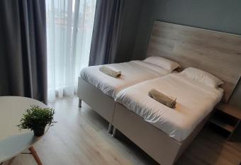 Diamond 1006 allows 18 year olds to book a room