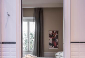 Palazzo Castri 1874 has rooms with a private hot tub