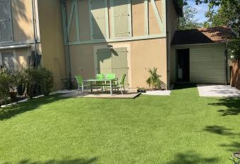 Maison le Gemmeur allows 18 year olds to book a room