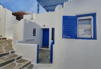 Sikinos Summer Nest has Balcony rooms