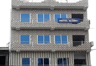 Hotel Glory By Tera Mera allows 18 year olds to book a room