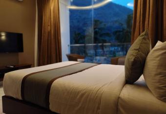 SILVER CLOUD has Balcony rooms