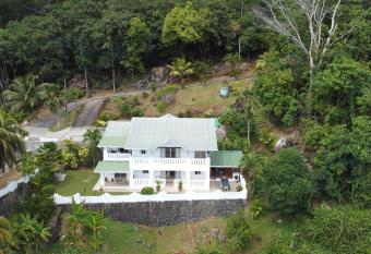 Bottle Palm Villa has Balcony rooms