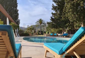 Rondaia has Balcony rooms