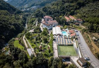 Hotel Lago Bin has Balcony rooms