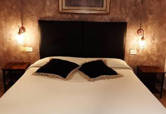 Hotel Victoria allows 18 year olds to book a room