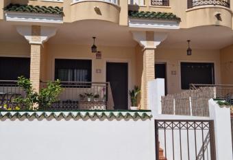 AGRADABLE ADOSADO CON PISCINA has Balcony rooms