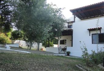 Casa De Vacacion allows 18 year olds to book a room