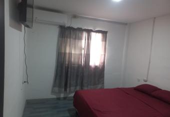 Habitaci  n Suites Playas allows 18 year olds to book a room