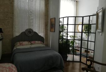 La clef de champs allows 18 year olds to book a room