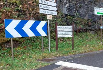 LE REFUGE apparts ET 1chalets A SAMOENS 74 allows 18 year olds to book a room