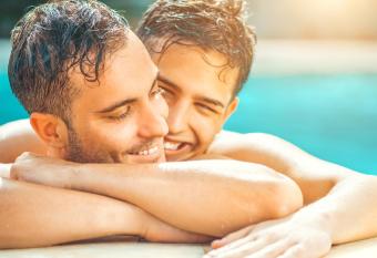 La Connexion, Gay Men Only allows 18 year olds to book a room